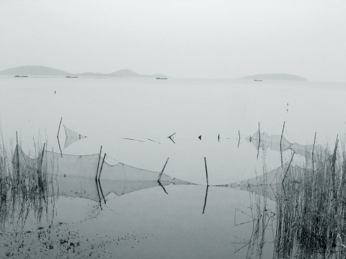 Yang Fudong, Liu Lan, 2003.
Single channel film: 35mm b&w film transferred to DVD, sound: Zhou Qing: 14 min.